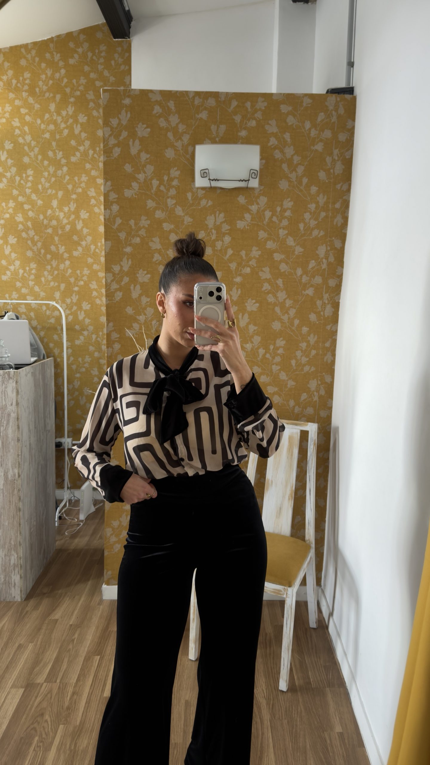Camisa detalle terciopelo