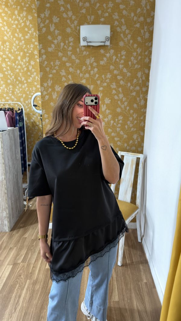 Camiseta encaje negra
