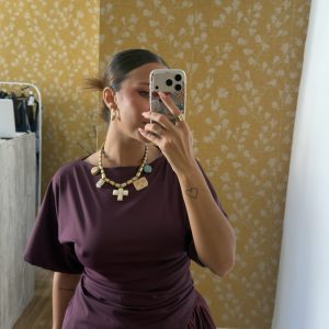 Camiseta frunces berenjena