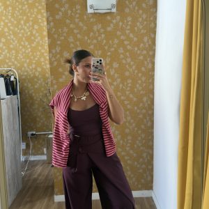 Pantalón cruzado vino