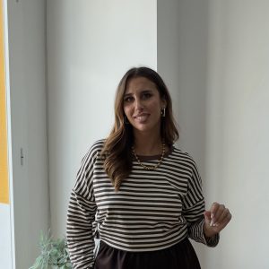 Camiseta raya marrón